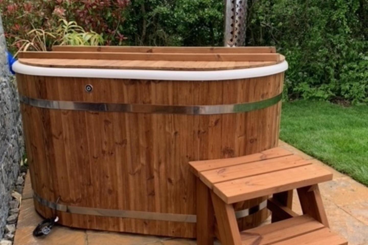 Romantic Escape Luxury Hobbit House With Hot Tub! Sheerness Dış mekan fotoğraf